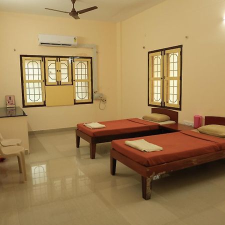 ולורה Official Sripuram Golden Temple Guest House מראה חיצוני תמונה