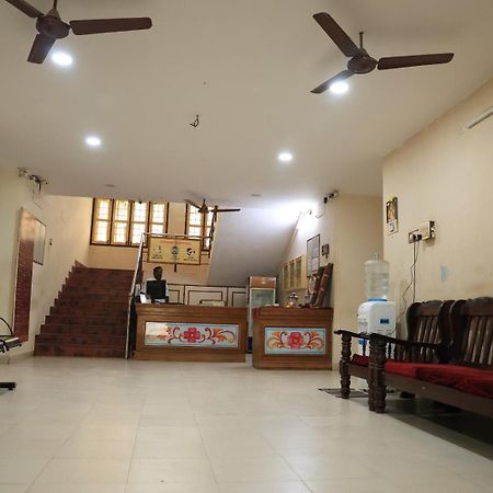 ולורה Official Sripuram Golden Temple Guest House מראה חיצוני תמונה